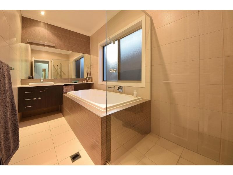 133 Nobby Parade, Miami QLD 4220