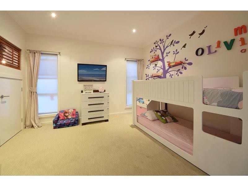 133 Nobby Parade, Miami QLD 4220