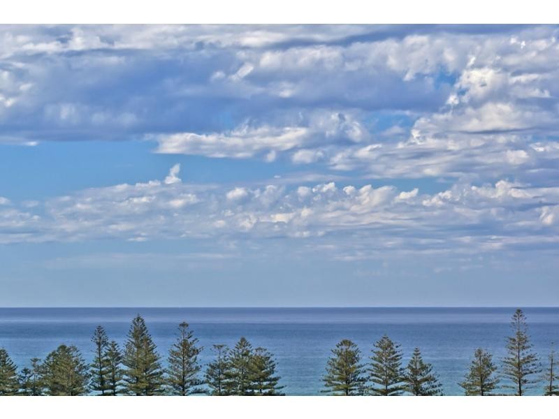 15 Hill Avenue, Burleigh Heads QLD 4220