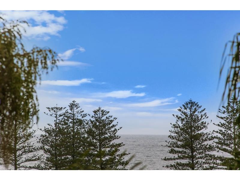 15 Hill Avenue, Burleigh Heads QLD 4220