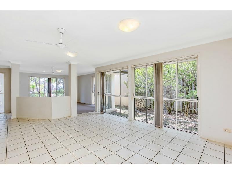 32 Gardendale Crescent, Burleigh Waters QLD 4220