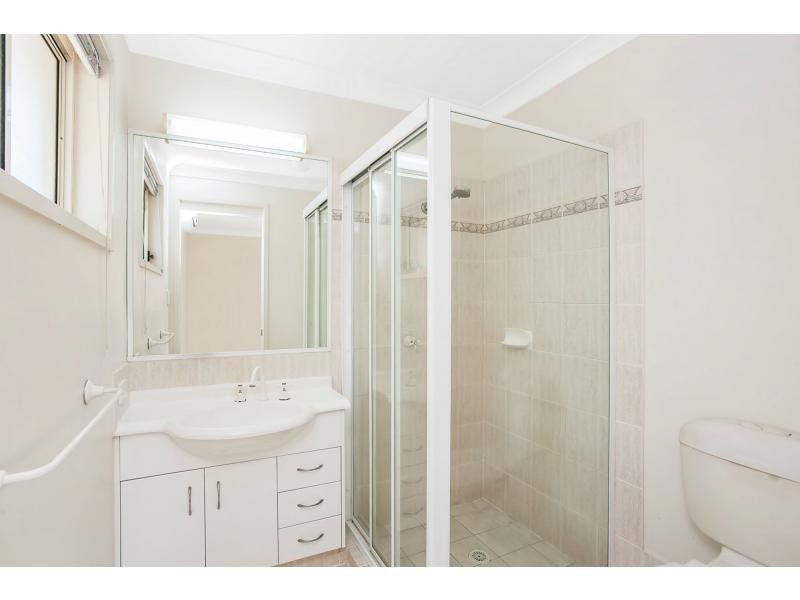 32 Gardendale Crescent, Burleigh Waters QLD 4220