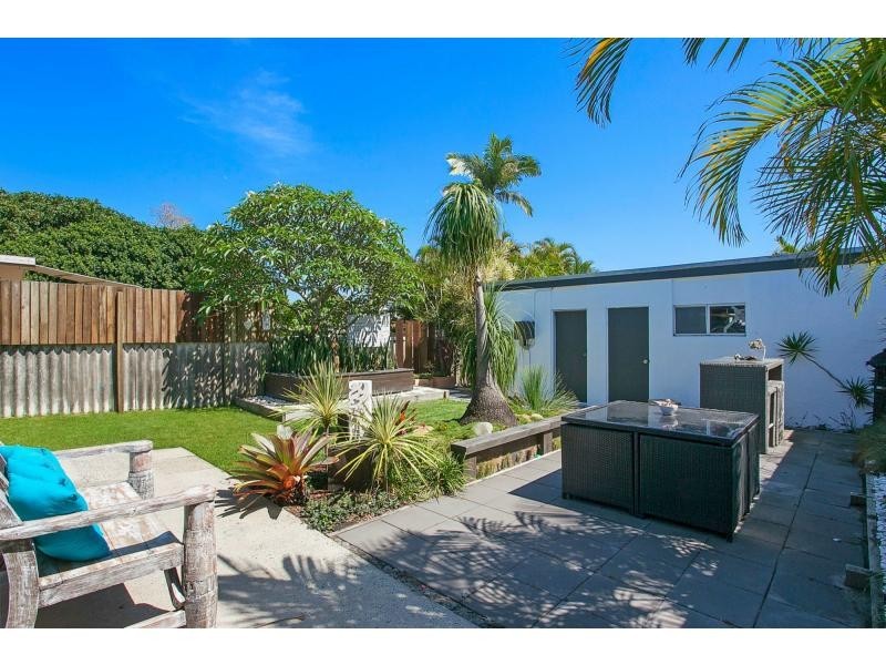 39 Pacific Avenue, Miami QLD 4220