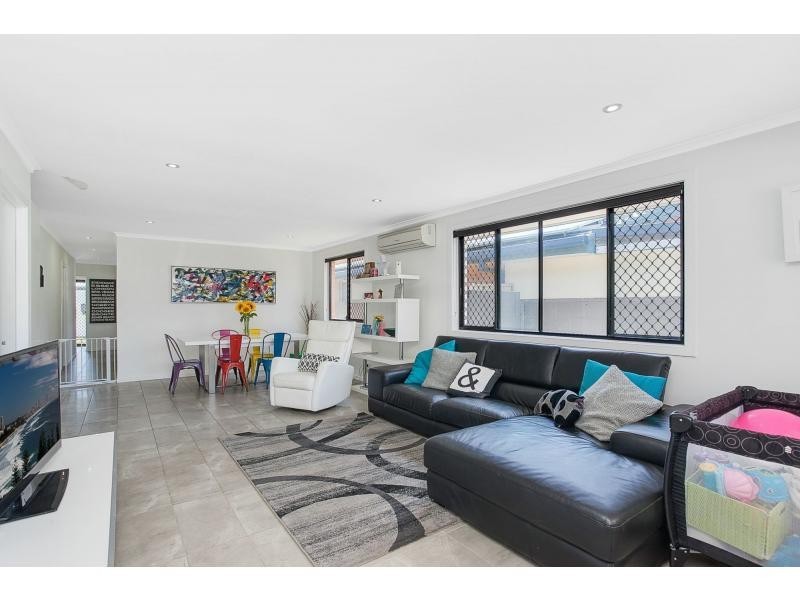 39 Pacific Avenue, Miami QLD 4220