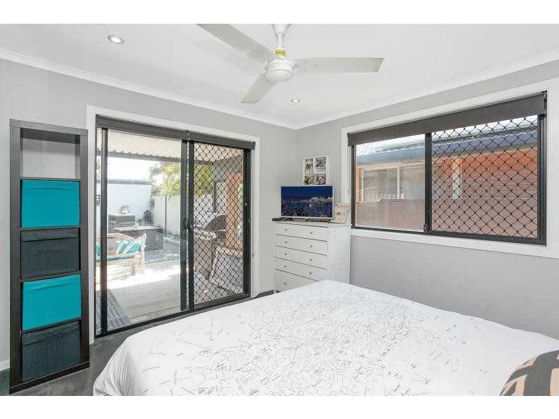 39 Pacific Avenue, Miami QLD 4220