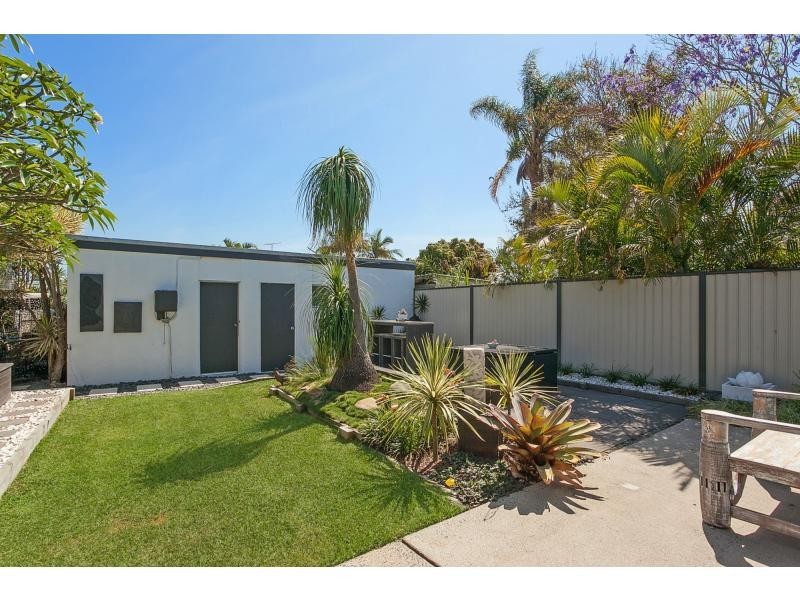 39 Pacific Avenue, Miami QLD 4220