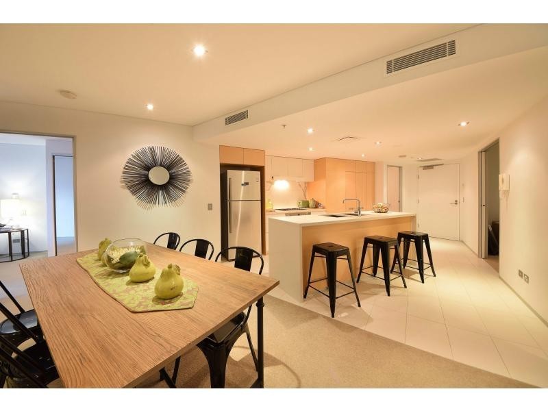 Unit @/2 The Esplanade, Burleigh Heads QLD 4220