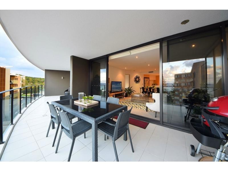 Unit @/2 The Esplanade, Burleigh Heads QLD 4220