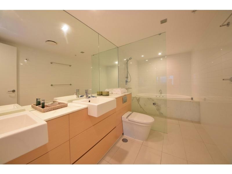 Unit @/2 The Esplanade, Burleigh Heads QLD 4220
