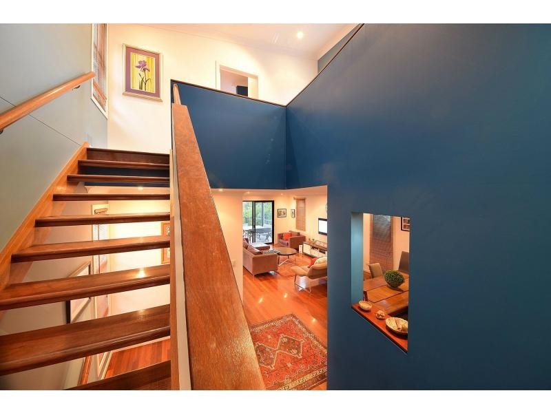 13 Hill Avenue, Burleigh Heads QLD 4220