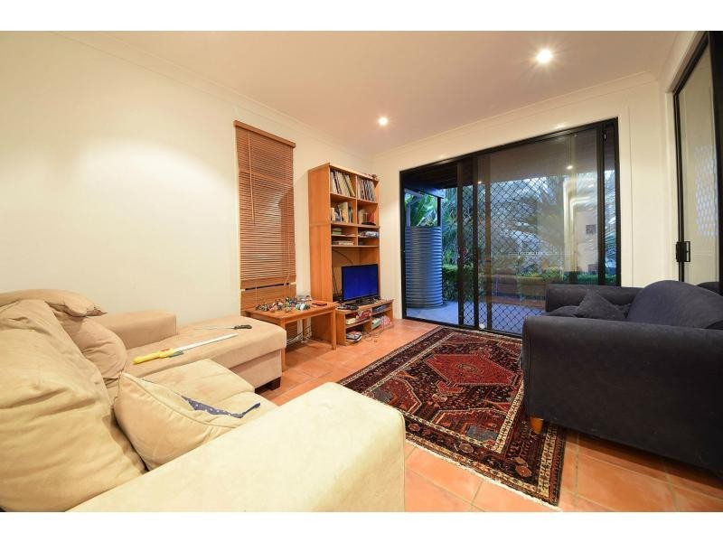 13 Hill Avenue, Burleigh Heads QLD 4220