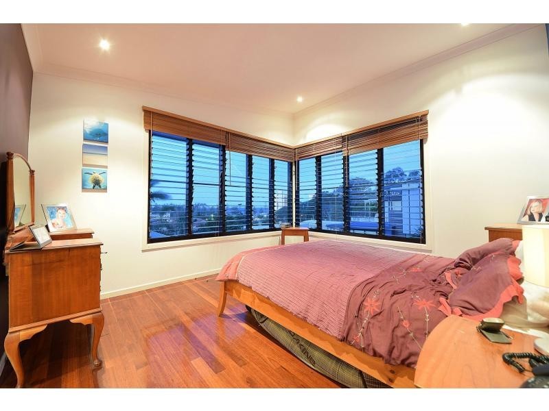 13 Hill Avenue, Burleigh Heads QLD 4220