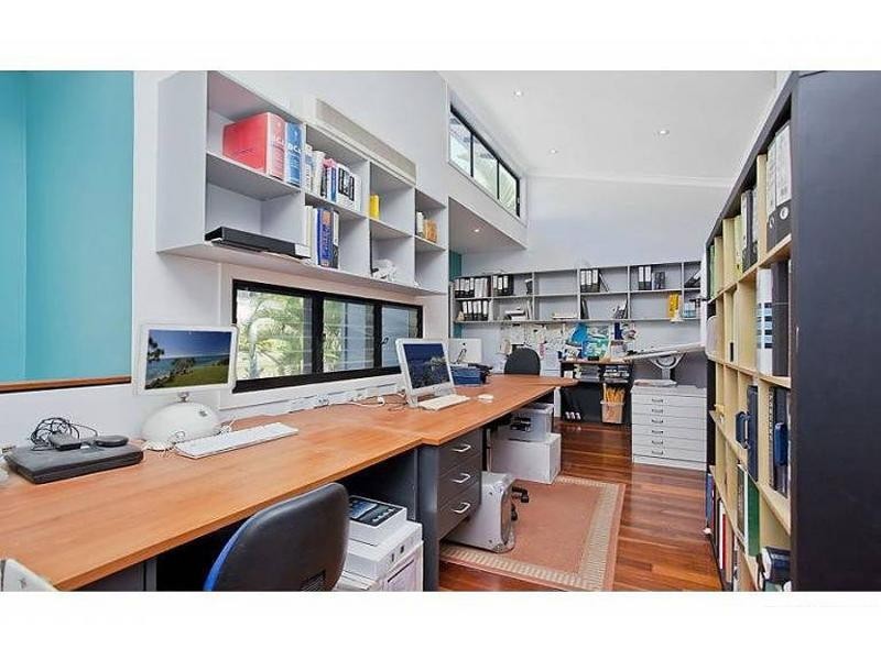 13 Hill Avenue, Burleigh Heads QLD 4220