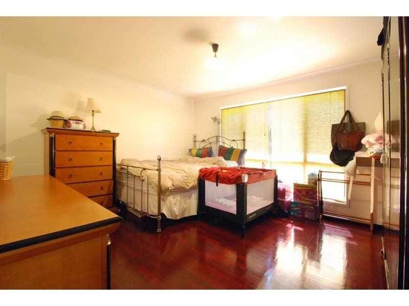 2 Paradise Avenue, Miami QLD 4220