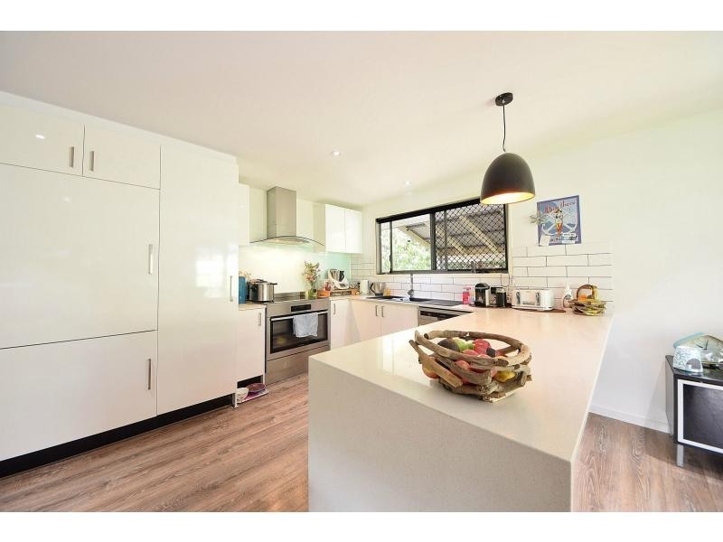 4 Poinsettia Parade, Varsity Lakes QLD 4227