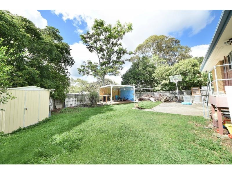 4 Poinsettia Parade, Varsity Lakes QLD 4227