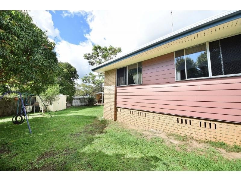 4 Poinsettia Parade, Varsity Lakes QLD 4227