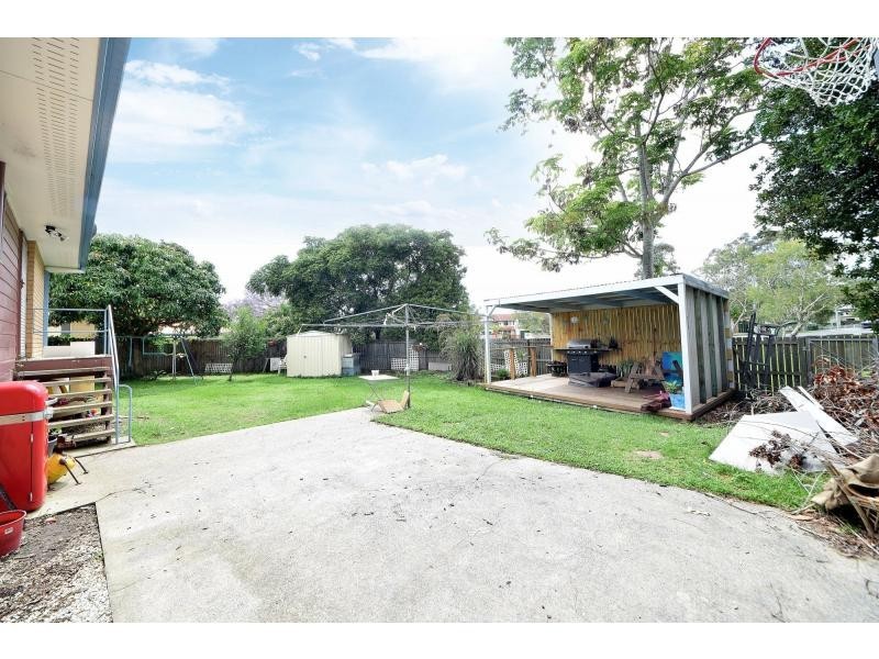 4 Poinsettia Parade, Varsity Lakes QLD 4227