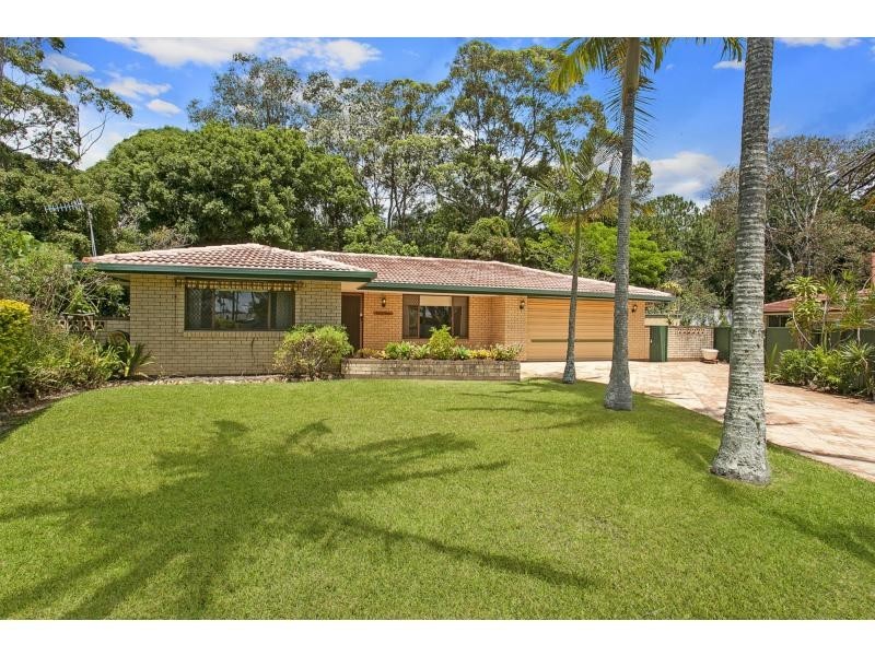 8 Myrtle Court, Palm Beach QLD 4221