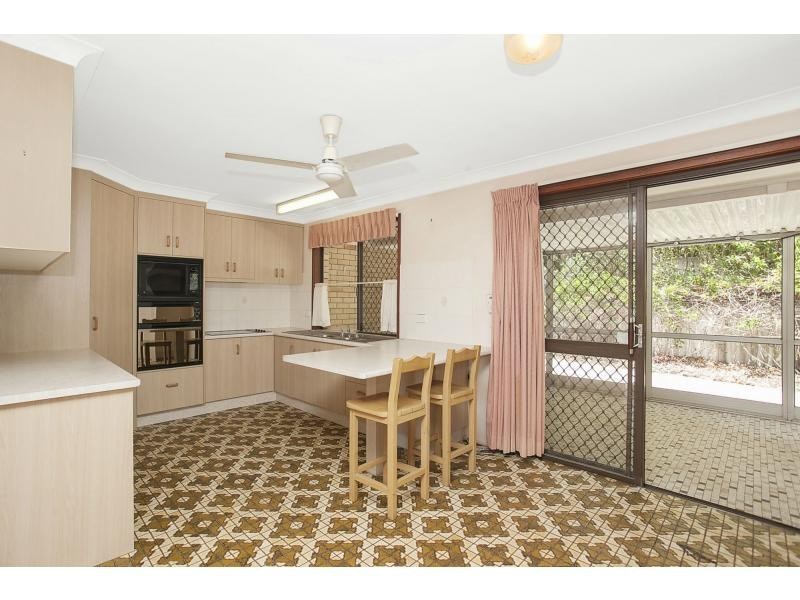 8 Myrtle Court, Palm Beach QLD 4221