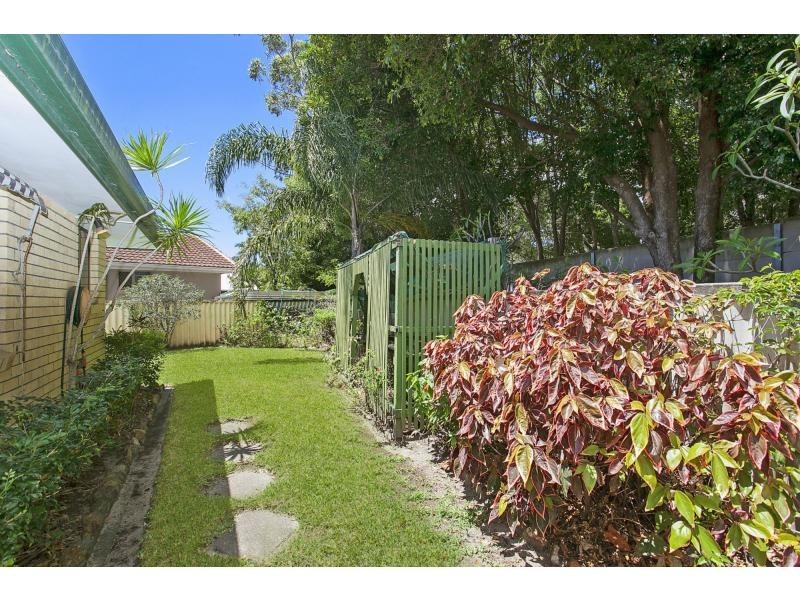 8 Myrtle Court, Palm Beach QLD 4221