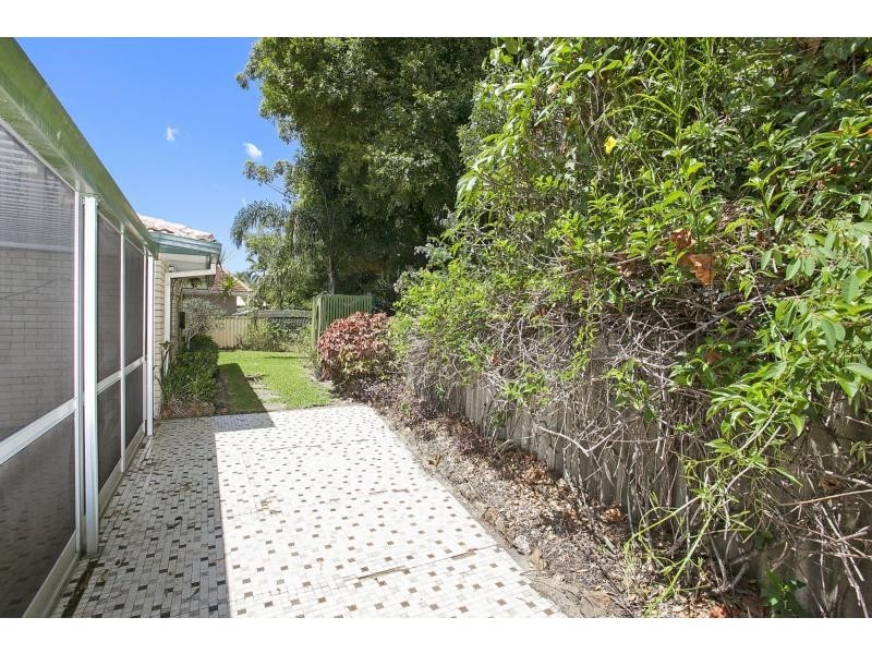 8 Myrtle Court, Palm Beach QLD 4221