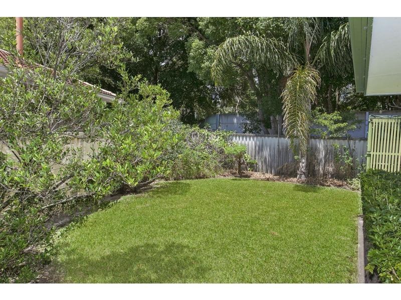 8 Myrtle Court, Palm Beach QLD 4221