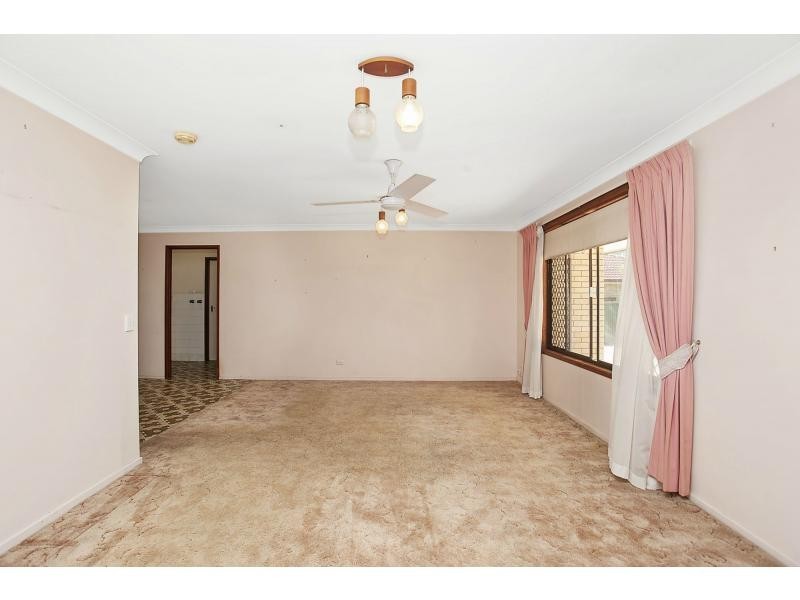 8 Myrtle Court, Palm Beach QLD 4221