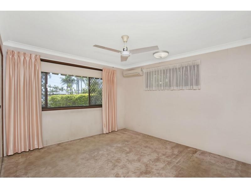 8 Myrtle Court, Palm Beach QLD 4221