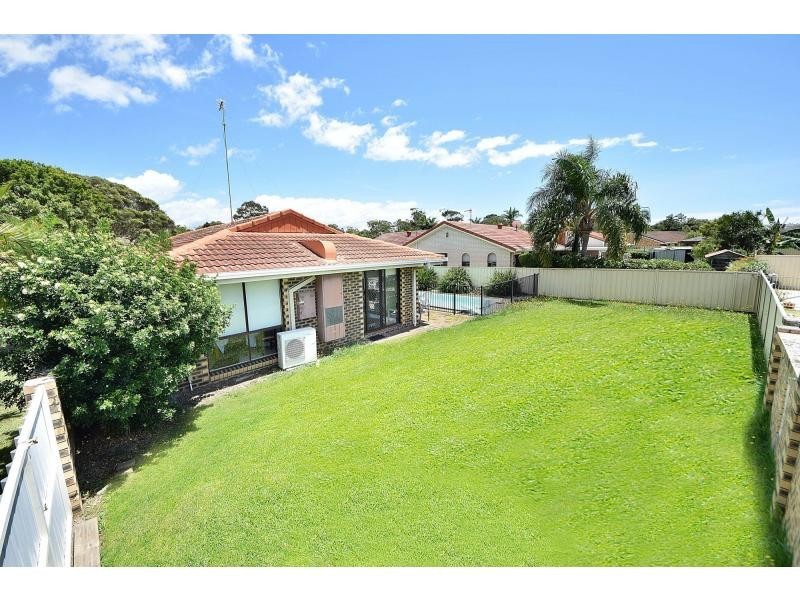 1 Petunia Court, Miami QLD 4220