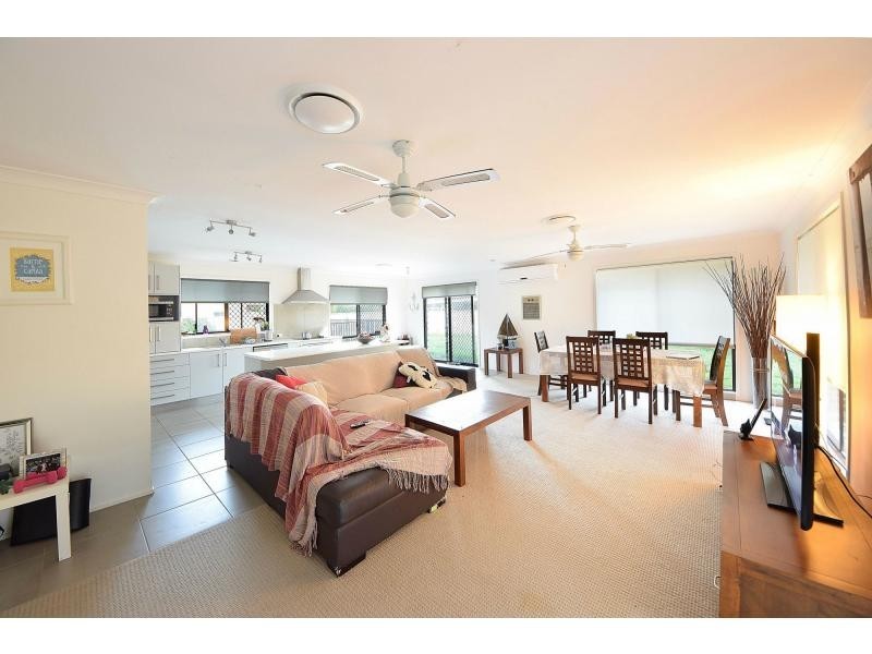 1 Petunia Court, Miami QLD 4220