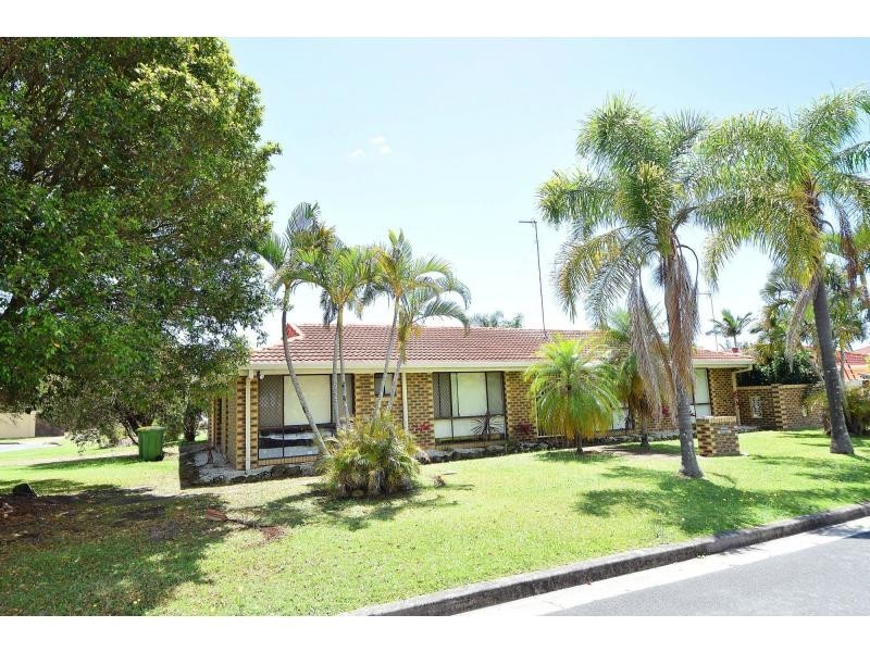 1 Petunia Court, Miami QLD 4220