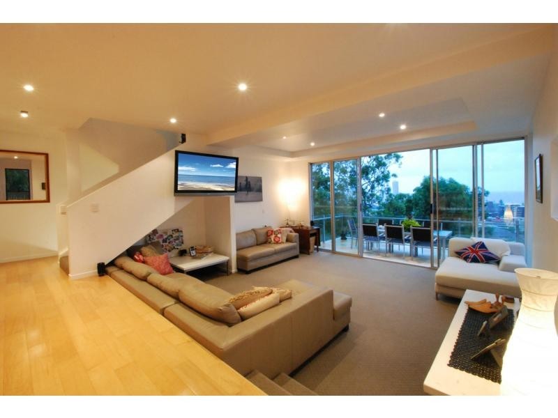 1/20 Mount Street, Burleigh Heads QLD 4220