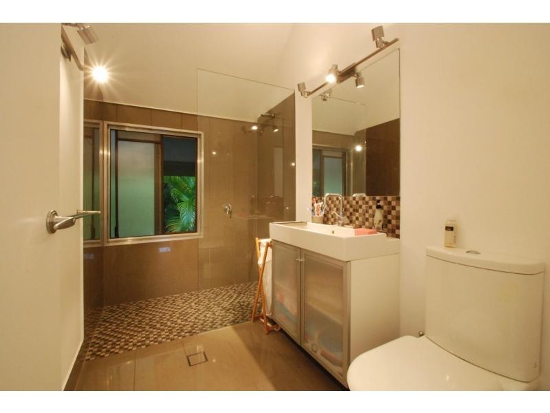 1/20 Mount Street, Burleigh Heads QLD 4220