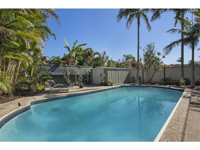 61 Warrina Crescent, Burleigh Waters QLD 4220