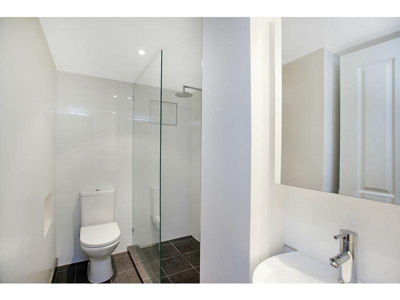 61 Warrina Crescent, Burleigh Waters QLD 4220