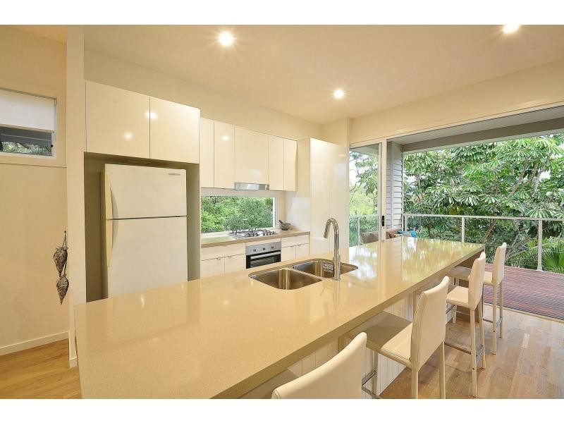 202A Ocean Parade, Burleigh Heads QLD 4220