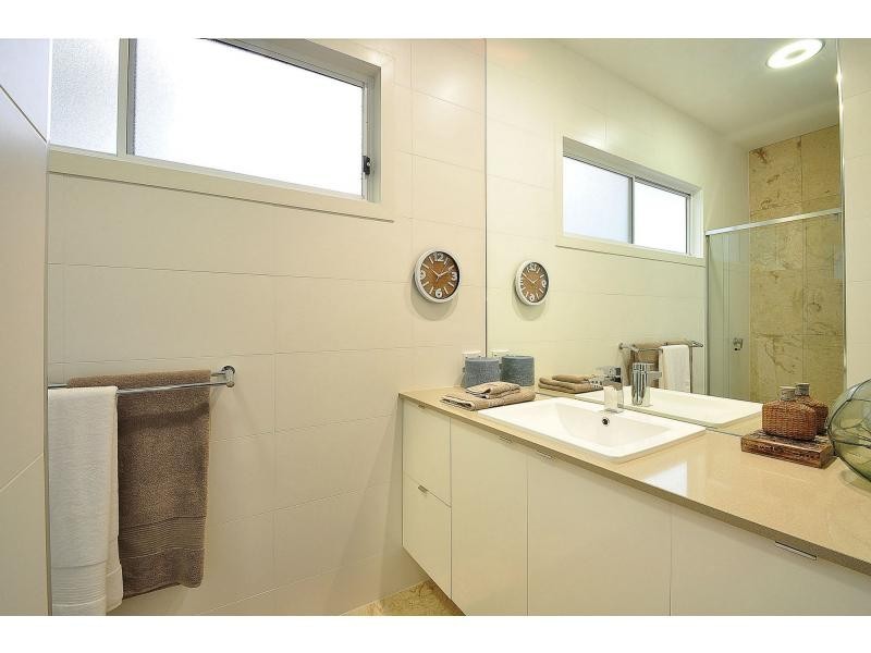 202A Ocean Parade, Burleigh Heads QLD 4220