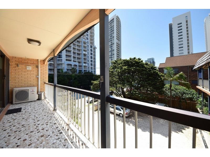 7/13 Surf Parade, Broadbeach QLD 4218