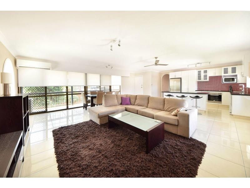 7/13 Surf Parade, Broadbeach QLD 4218