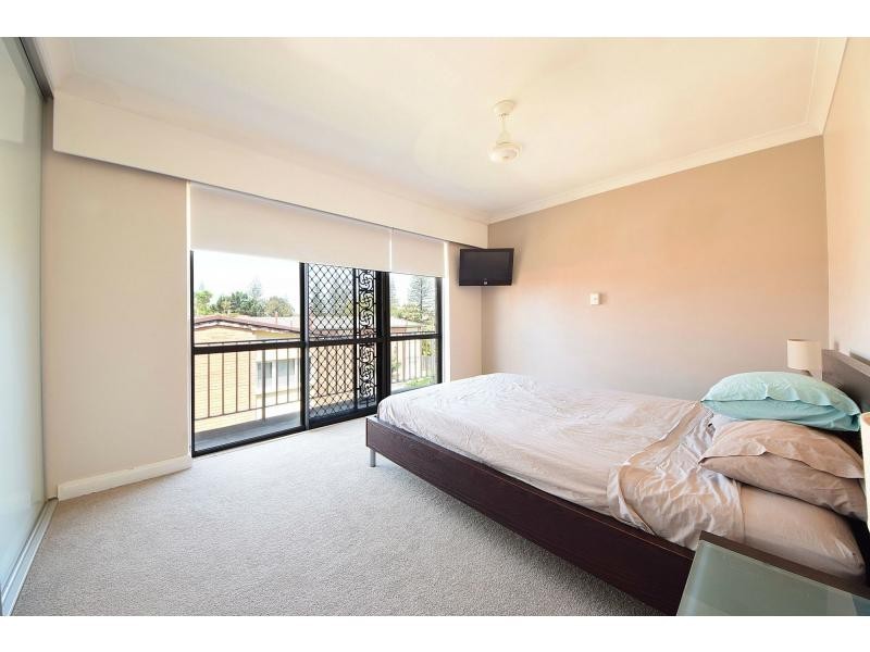 7/13 Surf Parade, Broadbeach QLD 4218