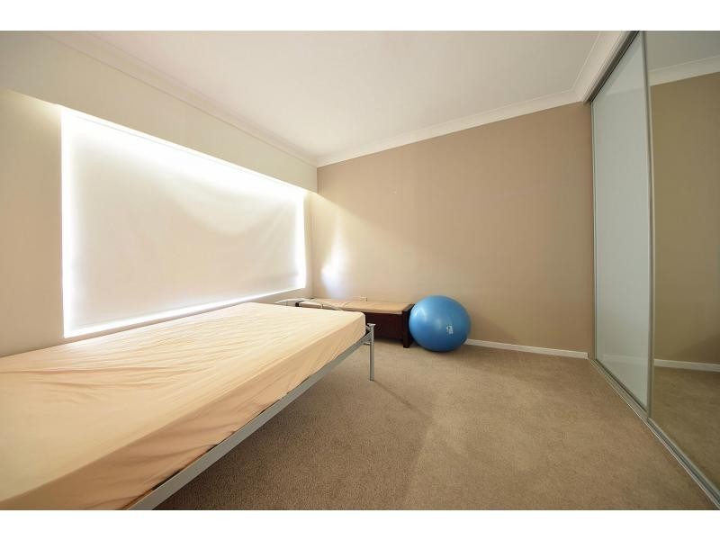 7/13 Surf Parade, Broadbeach QLD 4218
