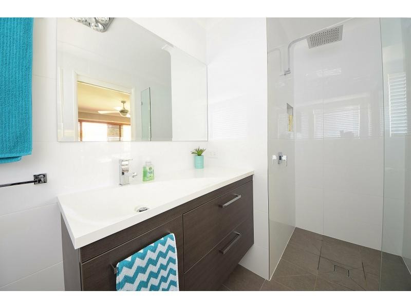 6 Wisconsin Street, Varsity Lakes QLD 4227