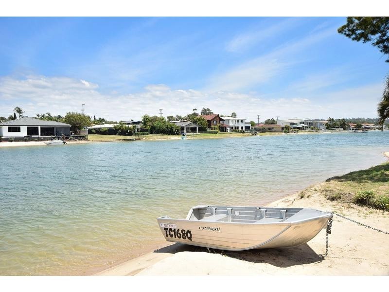 170 Tahiti Avenue, Palm Beach QLD 4221