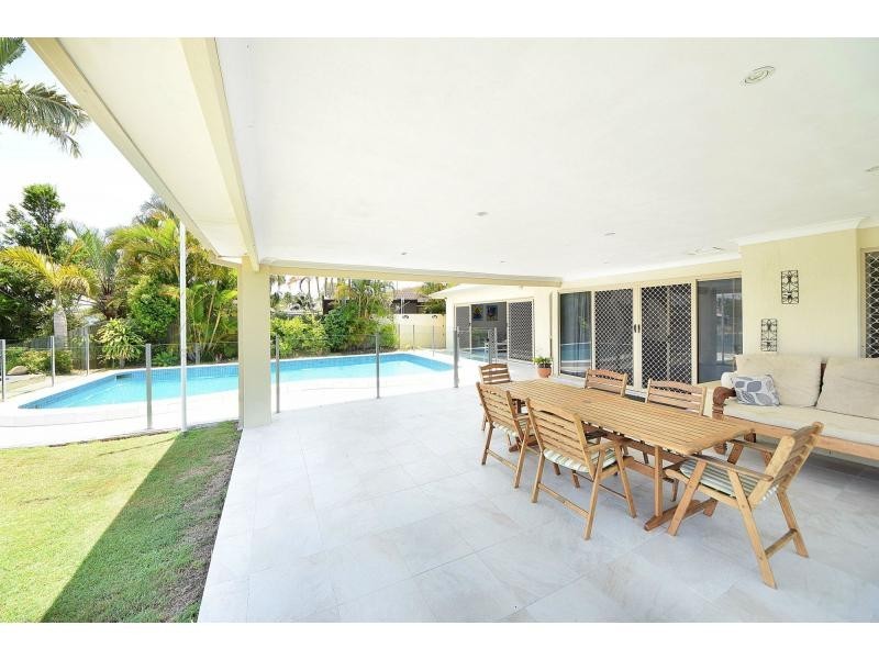 170 Tahiti Avenue, Palm Beach QLD 4221