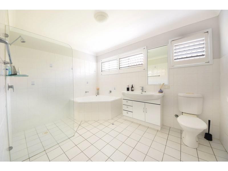 170 Tahiti Avenue, Palm Beach QLD 4221