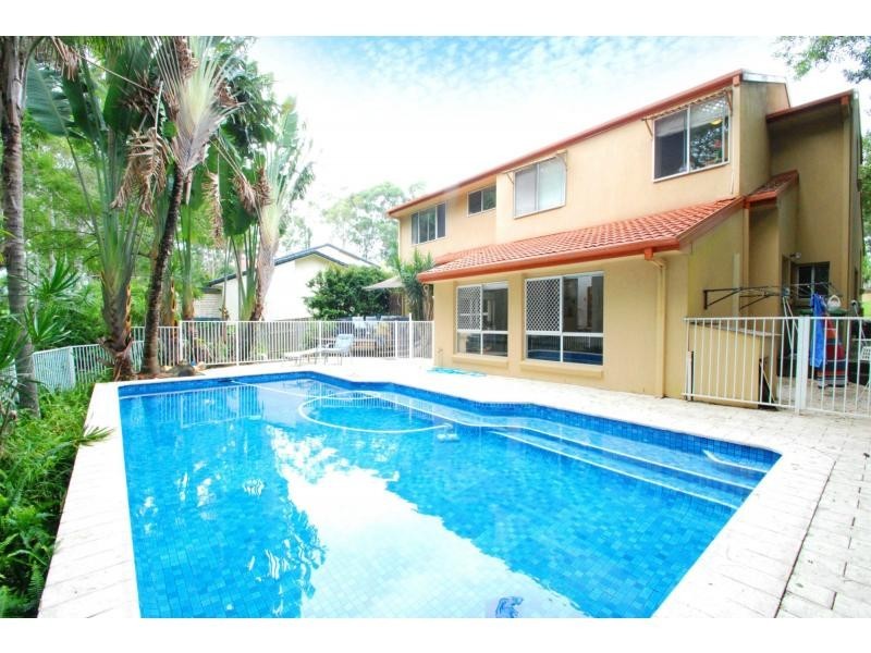 24 Banff Court, Robina QLD 4226