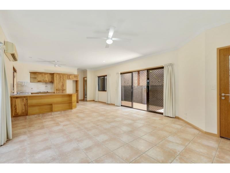 1/60 Chainey Avenue, Miami QLD 4220