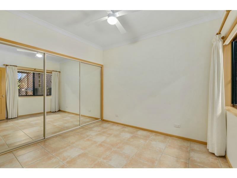 1/60 Chainey Avenue, Miami QLD 4220