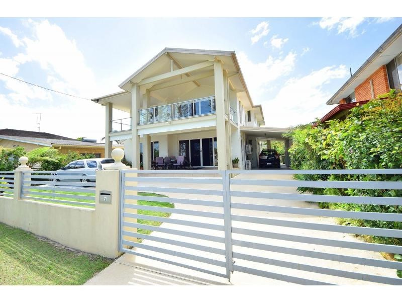 3 Awoonga Avenue, Burleigh Heads QLD 4220